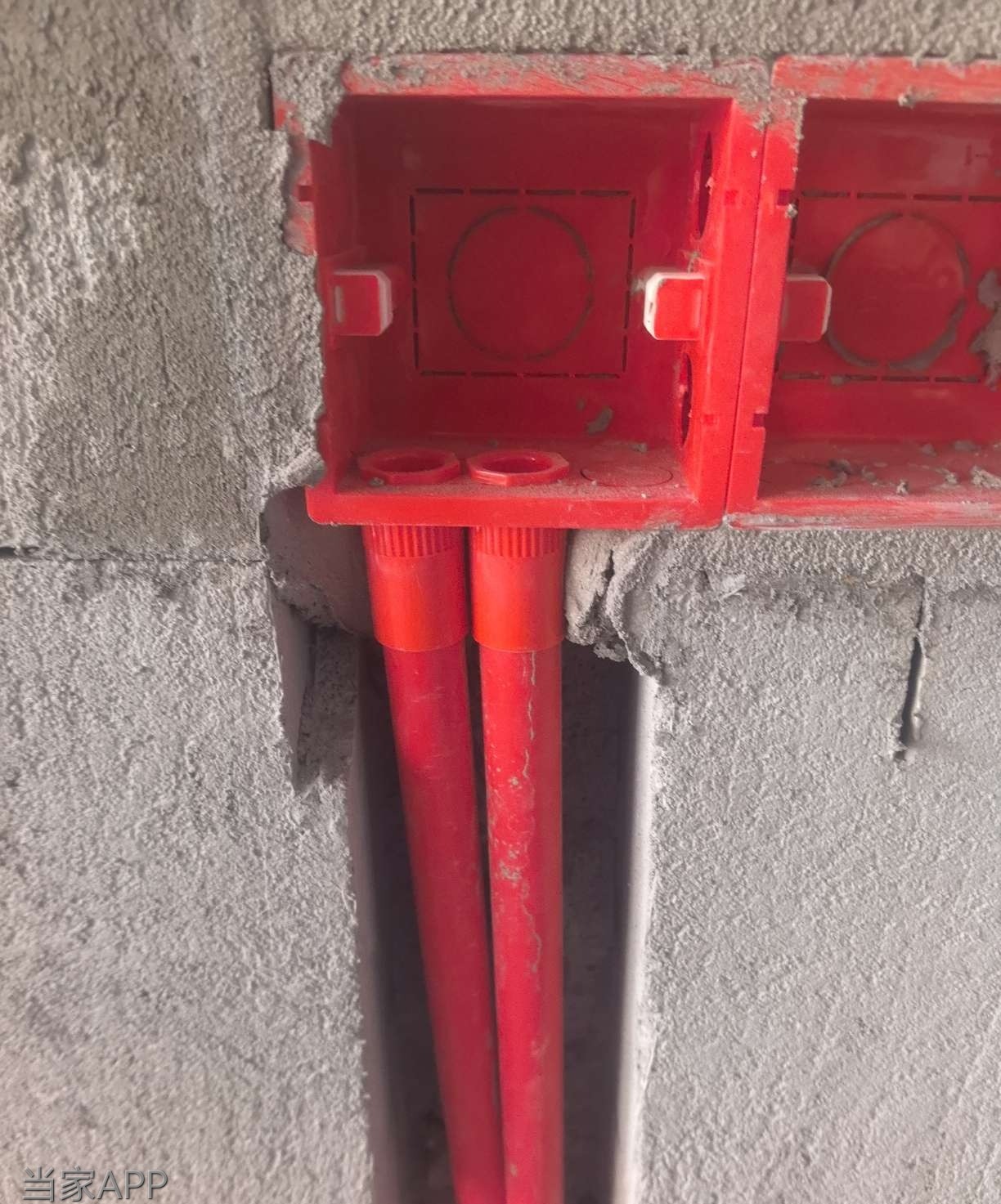 线管连接底盒为什么要安装锁母？